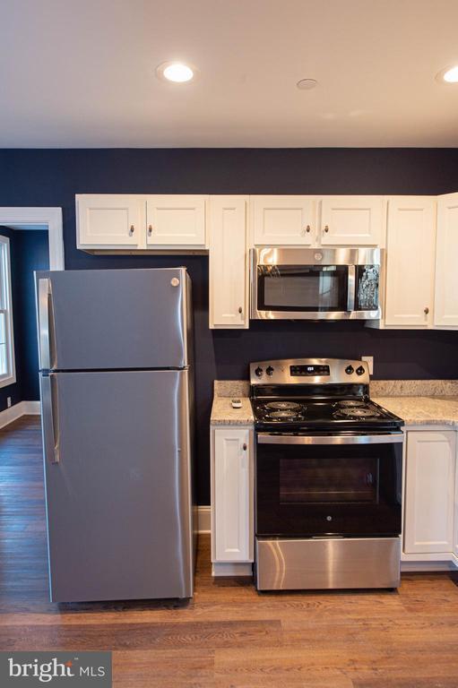 Building Photo - 106 Colonial Ct