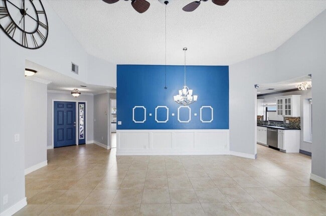 Building Photo - 21583 Villa Nova Dr