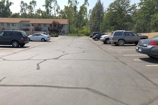 Building Photo - 910 Canby Rd