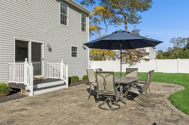 Building Photo - 16 Mastro Ct