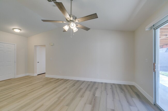 Building Photo - Charming 3-Bed, 2-Bath Single-Story Home i...
