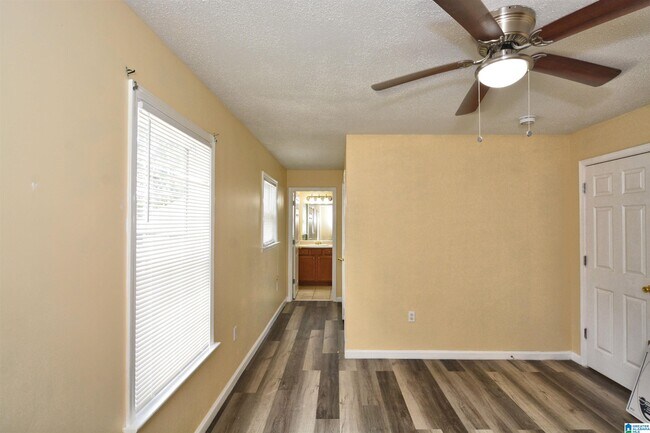 Building Photo - 1721 Maralyn Dr