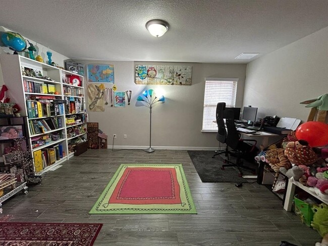 Building Photo - 2937 Diego Dr