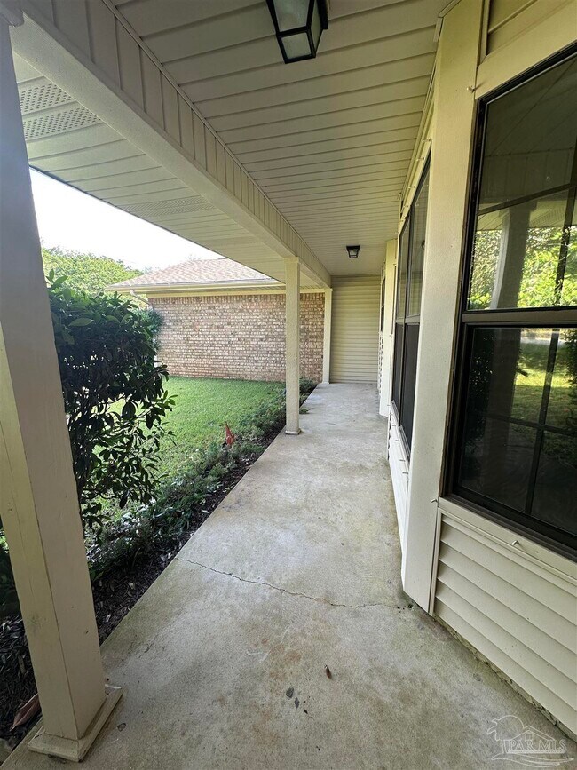 Building Photo - 304 Arabian Dr