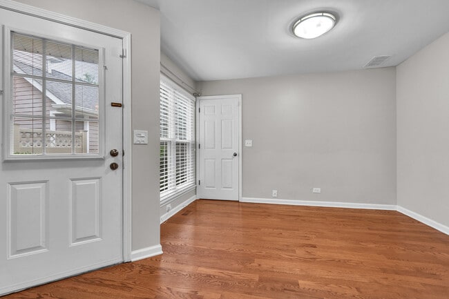Building Photo - 1553 Stevens Dr