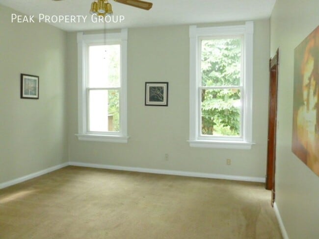 Building Photo - 2667 Bellevue Ave
