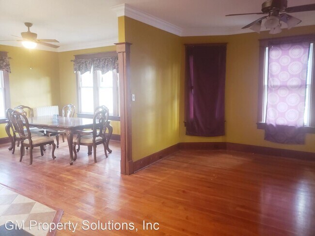 Building Photo - 3 br, 1.5 bath House - 515 S Spruce Street