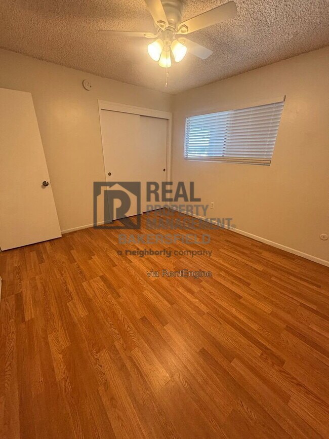 Building Photo - 2403 Olive St