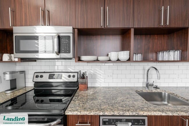 Building Photo - 933 McGee St