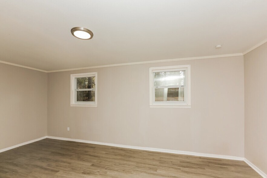 Building Photo - 330 Pine Ridge Rd