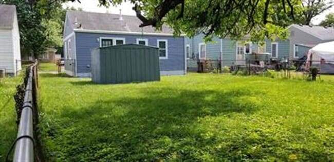 Building Photo - 1609 Clara Ave