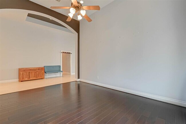 Building Photo - 5422 Linden Rose Ln