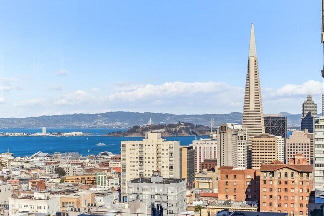 Building Photo - 1150 Sacramento St