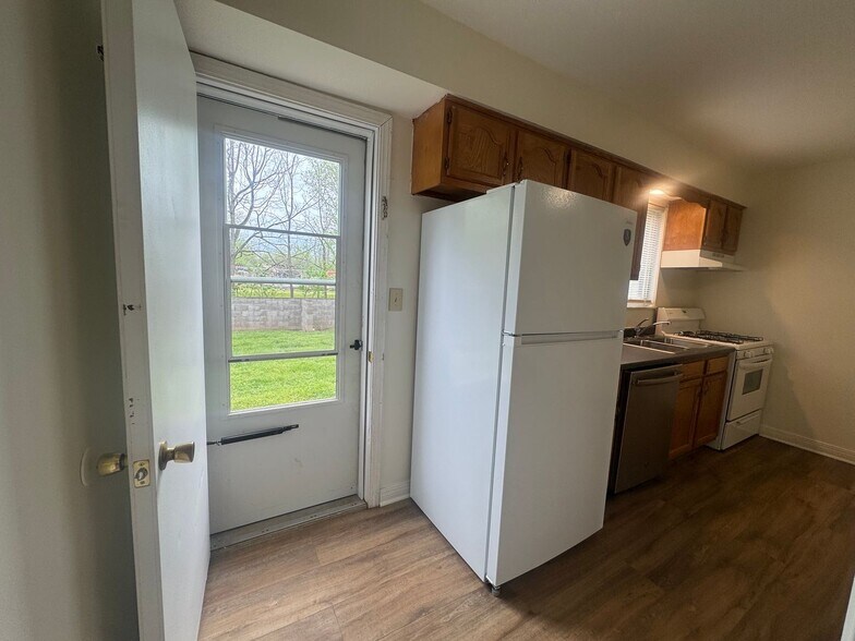 Building Photo - 114 Wildwood Dr