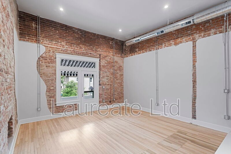 Building Photo - 1256 N Clarkson St