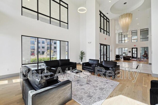 Building Photo - 2700 Old Denton Rd