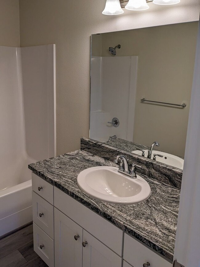 Building Photo - 1871 SE Mulberry Ave