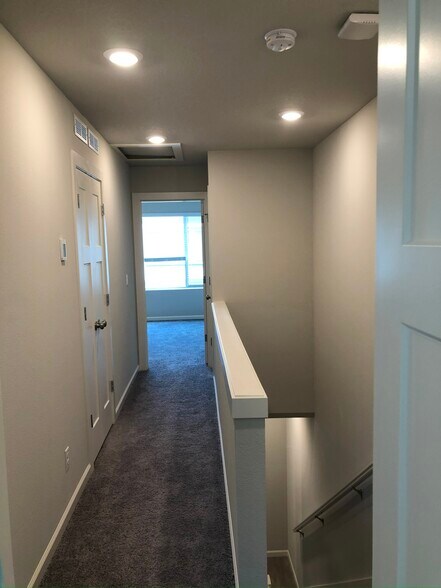 Building Photo - 10405 SW Akilean Ter