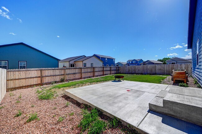 Building Photo - $2,295.95,  3 Bed, 2 Bath Home In Co Springs with Fenced in Yard!