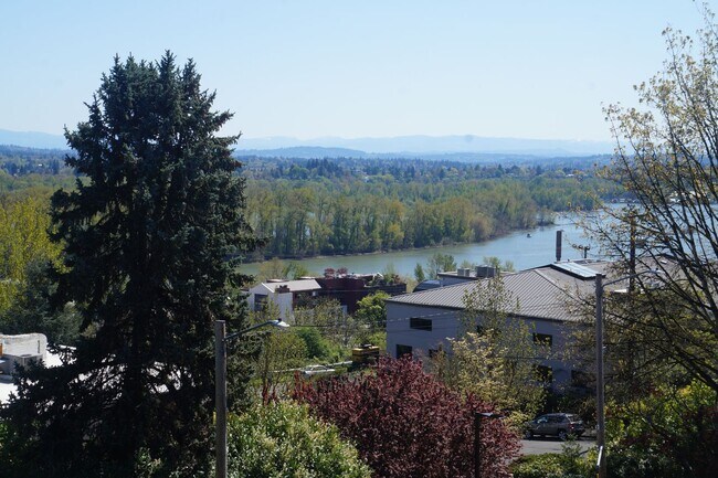 Building Photo - S. Corbett Beautiful two bedroom condo wit...