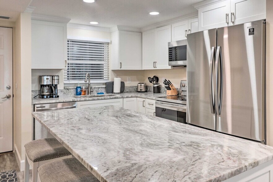 Building Photo - 3747 S Atlantic Ave