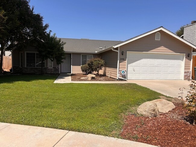 Primary Photo - Nice home for rent in Visalia