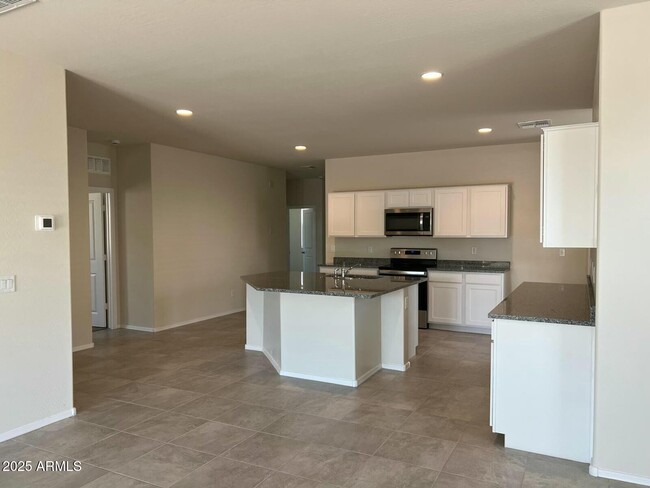 Building Photo - 3473 Encanto St
