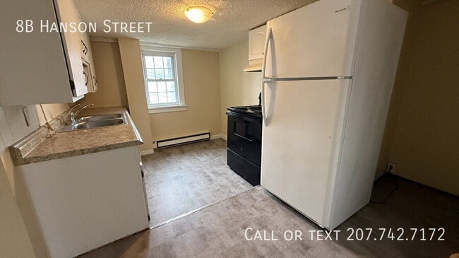 Building Photo - 8 Hanson St