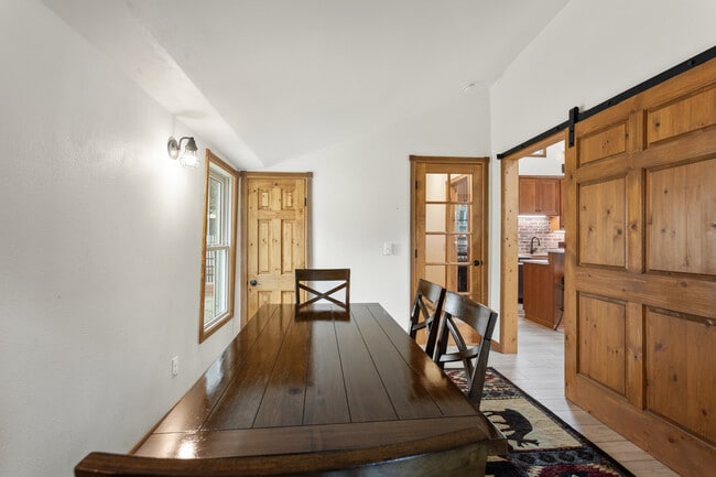 Building Photo - 400 Argentine St