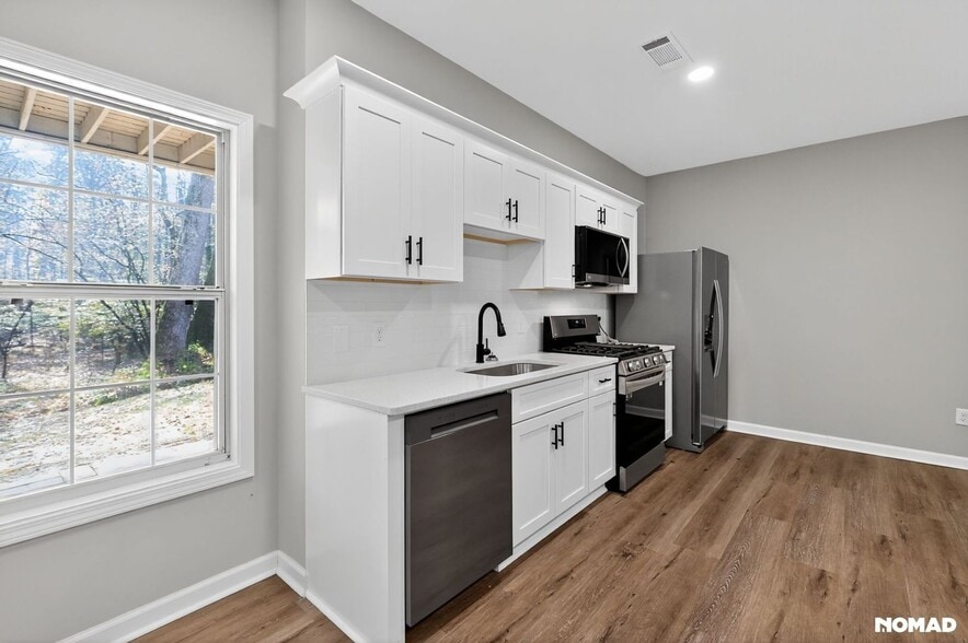 Building Photo - 1590 Highland Farm Dr