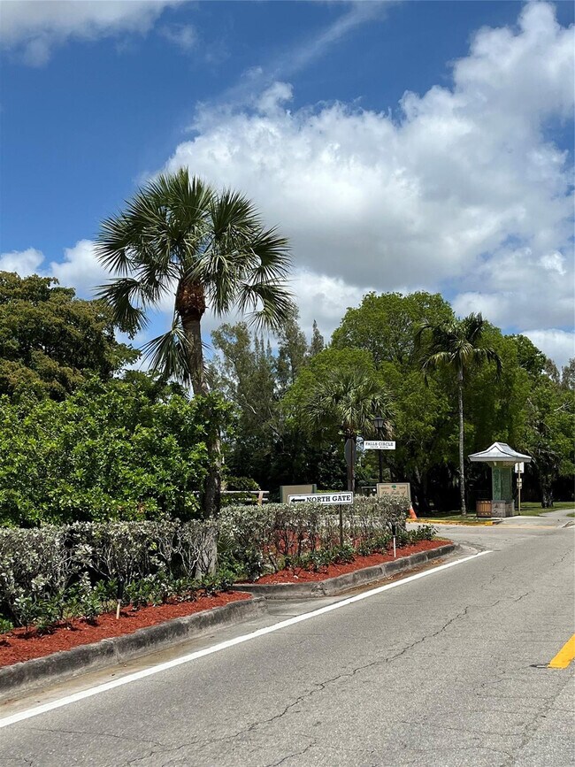 Building Photo - 6300 S Falls Cir Dr