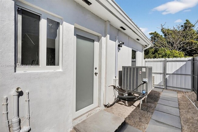 Building Photo - 7320 S Waterway Dr