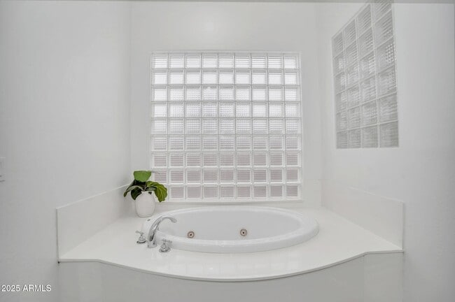 Building Photo - 4756 E Ironhorse Rd