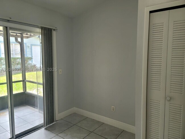 Building Photo - 3254 Chesswood Ave