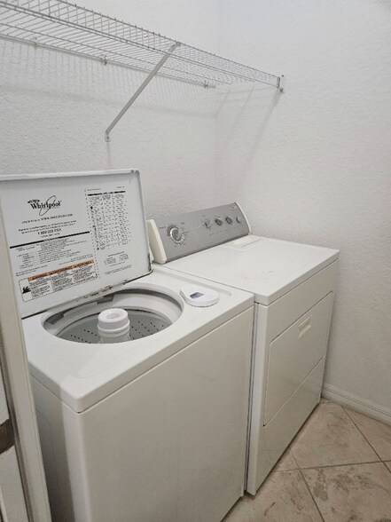 Building Photo - 9800 Quinta Artesa Way