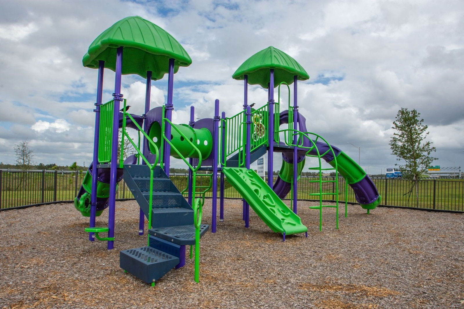 Building Photo - 3912 Plainview Dr