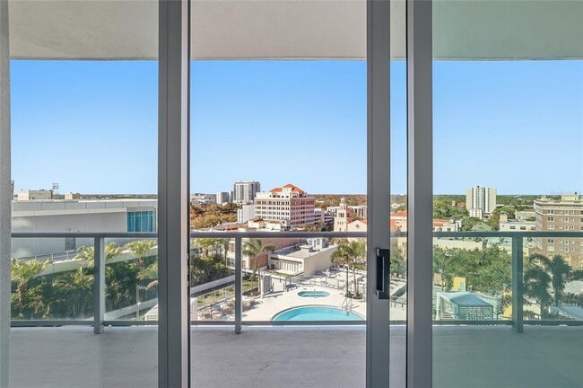 Building Photo - 400 Central Ave