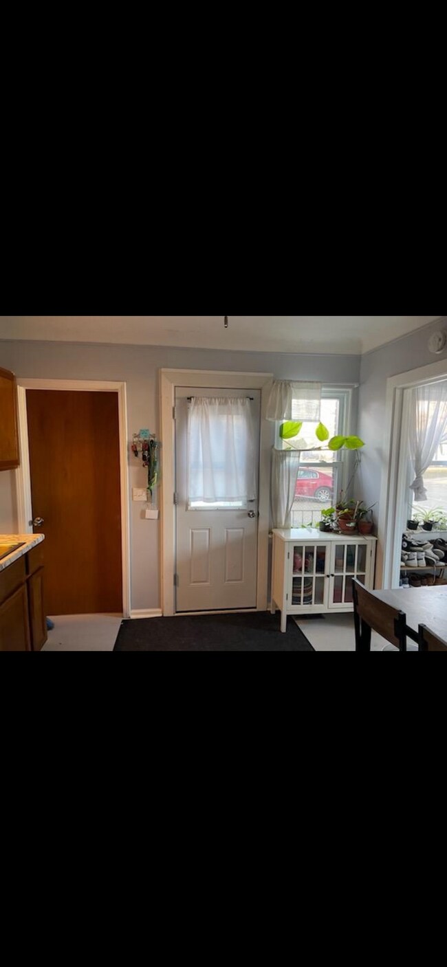 Building Photo - 21708 E 10 Mile Rd