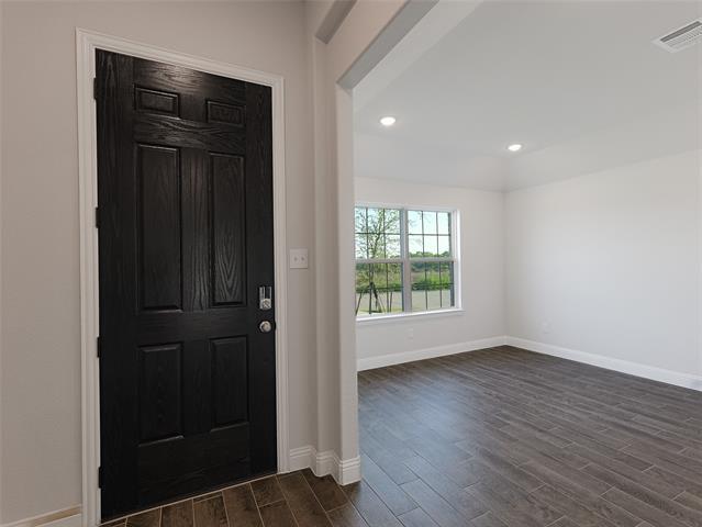 Building Photo - 716 Fencerow Trl