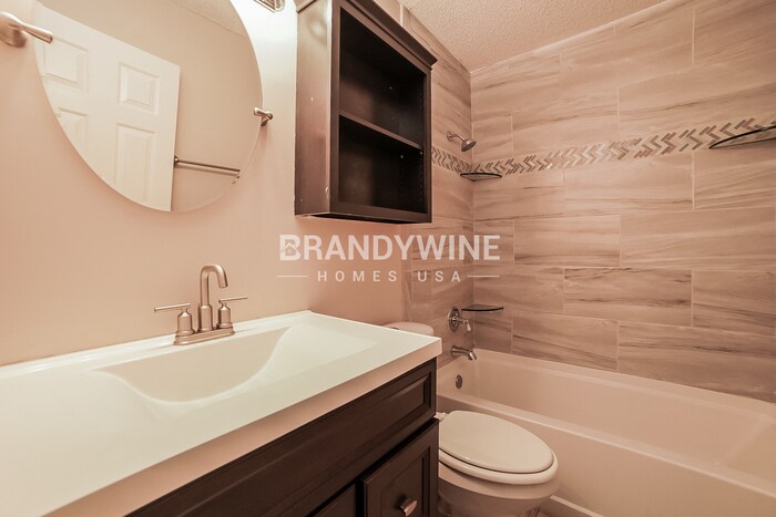 Building Photo - 6490 Saddleback Cir