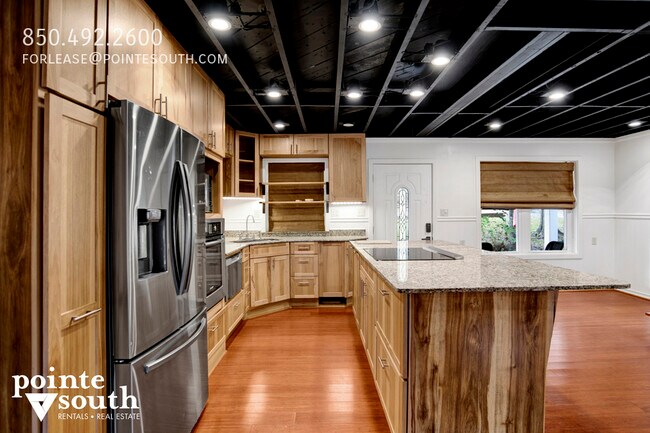 Building Photo - 18870 Highland Dr