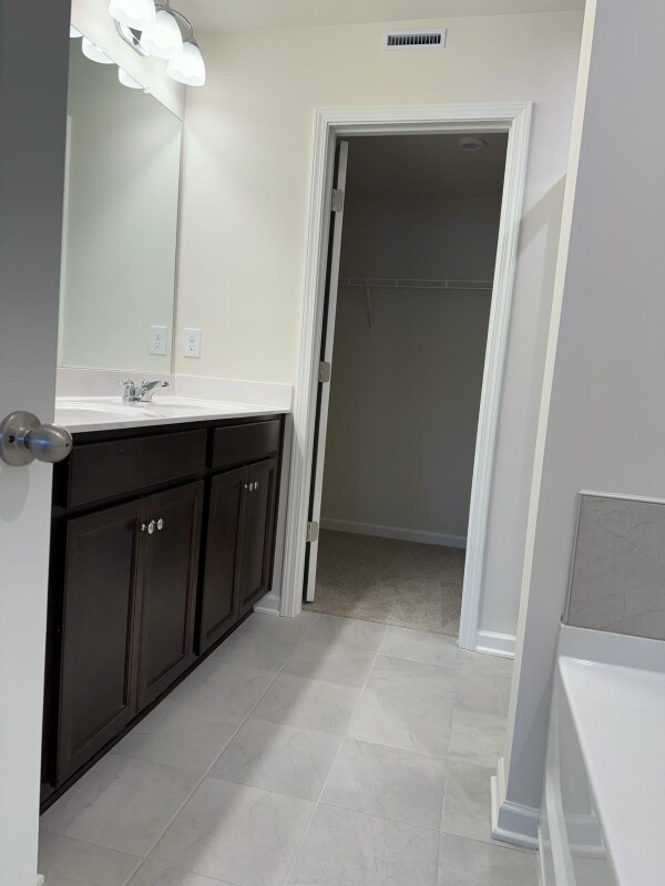 Building Photo - 5074 Dayflower Dr
