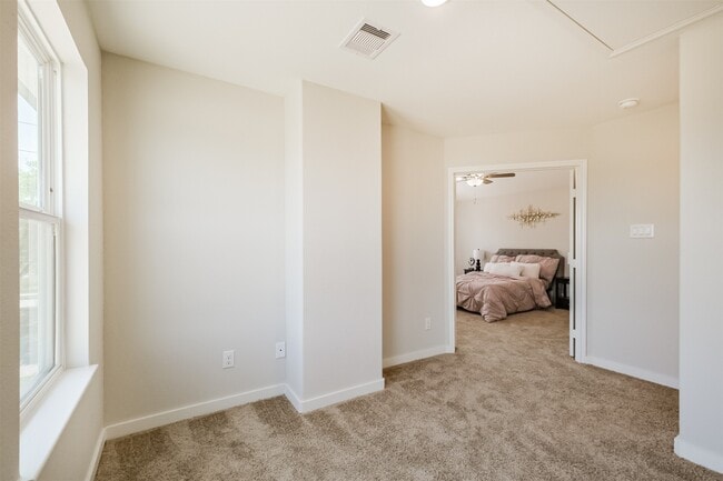 Building Photo - 14906 Eagle feather ct.