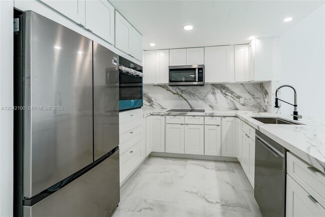 Building Photo - 7914 Harbor Island Dr