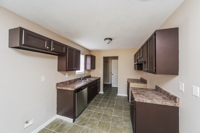 Building Photo - 4663 Royal View Dr