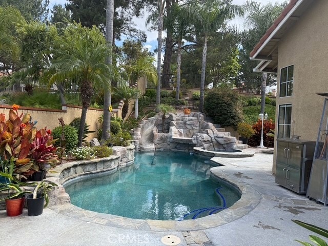 Building Photo - 5860 Vista Del Mar