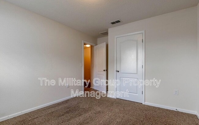 Building Photo - 6914 Sandle Dr