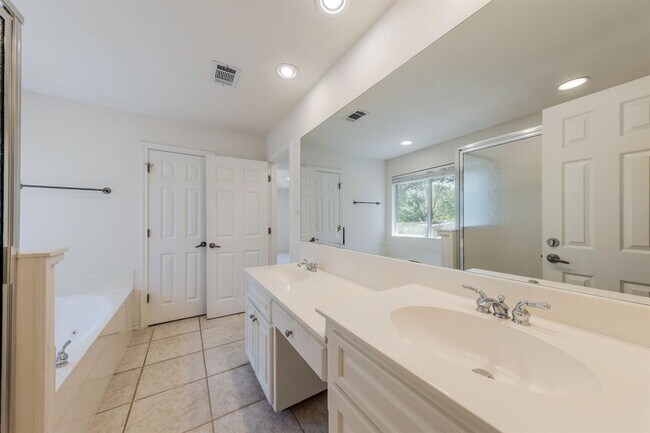 Building Photo - 1704 Randolph Ridge Trail