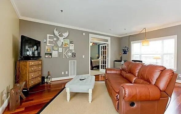 Building Photo - 303 Criddle St