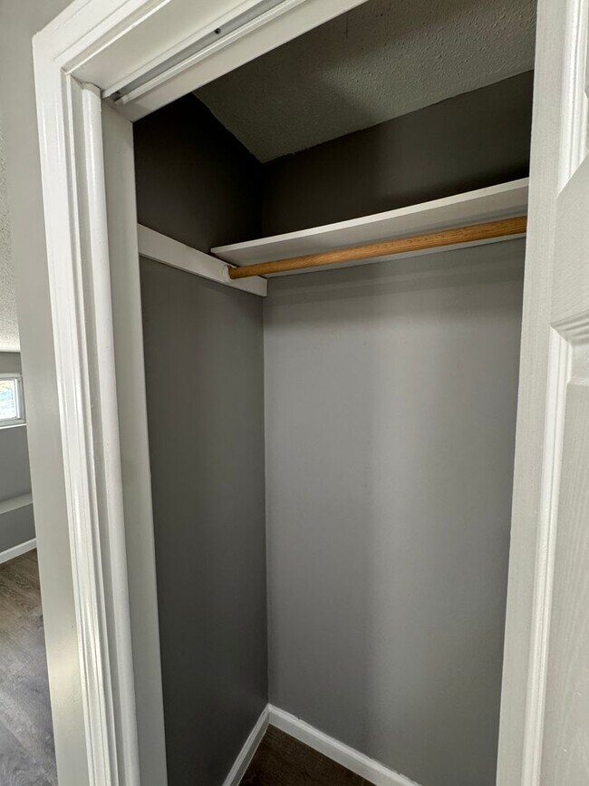 Building Photo - 1036 Chicopee St